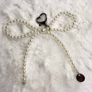 White Bowknot Heart Sweet Charm Pearl Bow Bag Charm Fashion Charm